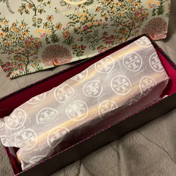 Tory Burch Flip Flop - Picture 9 of 9